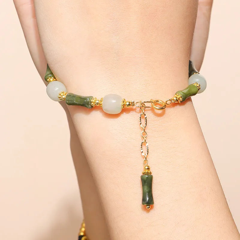 Women's crystal agate bracelet with manual craftsmanship and natural gemstone beads in fruit, bow and animal shapes