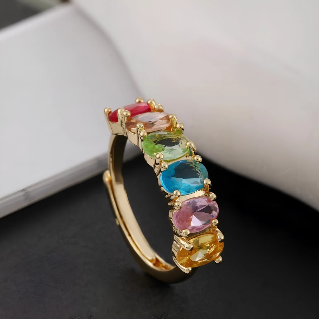 Adjustable gold zircon ring with simple retro design on finger