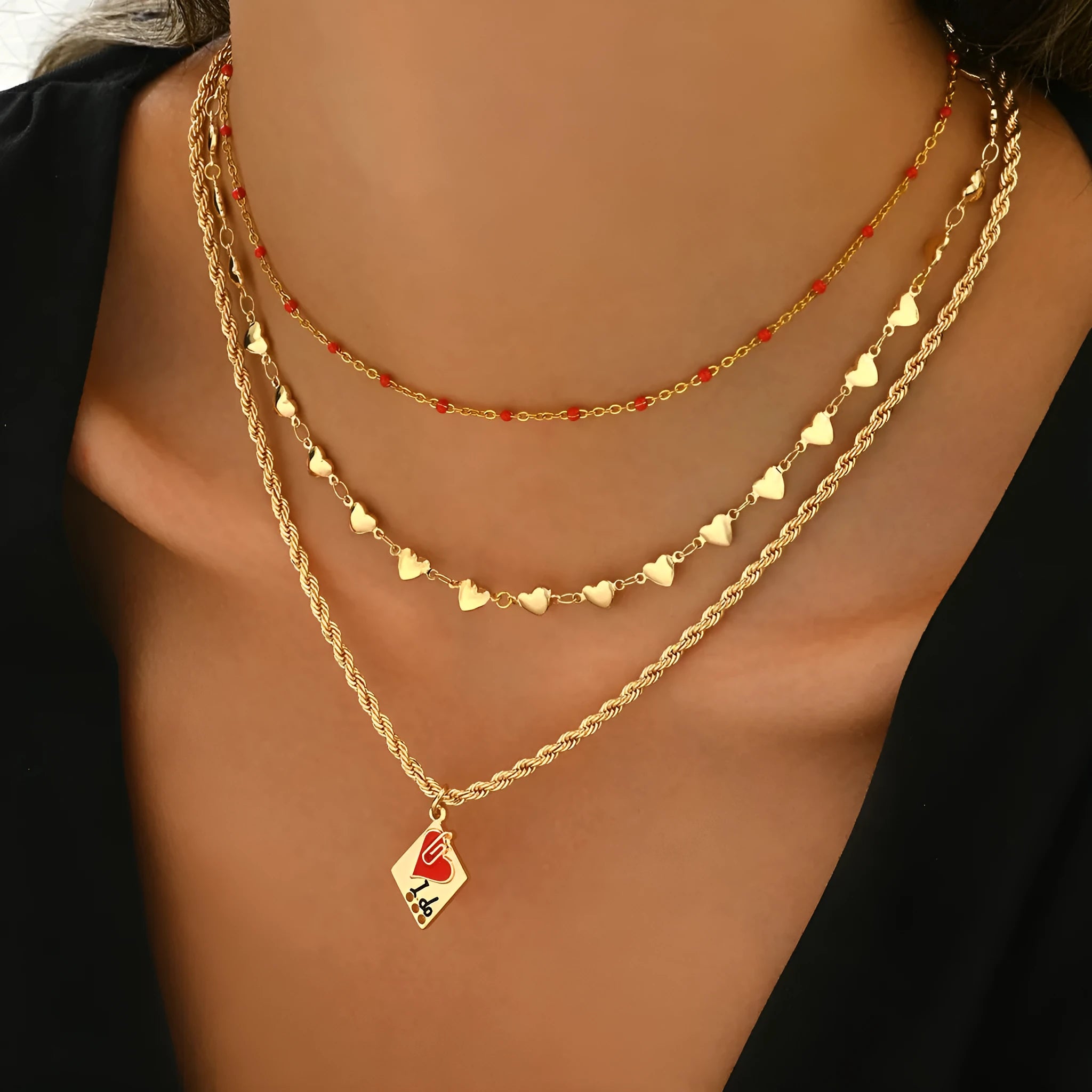 Three-layer geometric love pendant on adjustable zinc alloy clavicle chain necklace