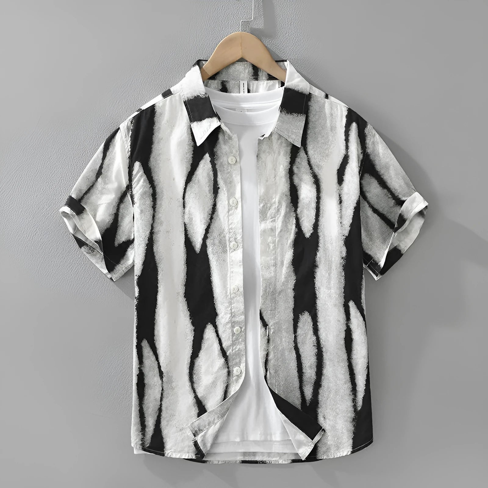 Men's black and brown retro striped short sleeve shirt with loose cardigan fit
