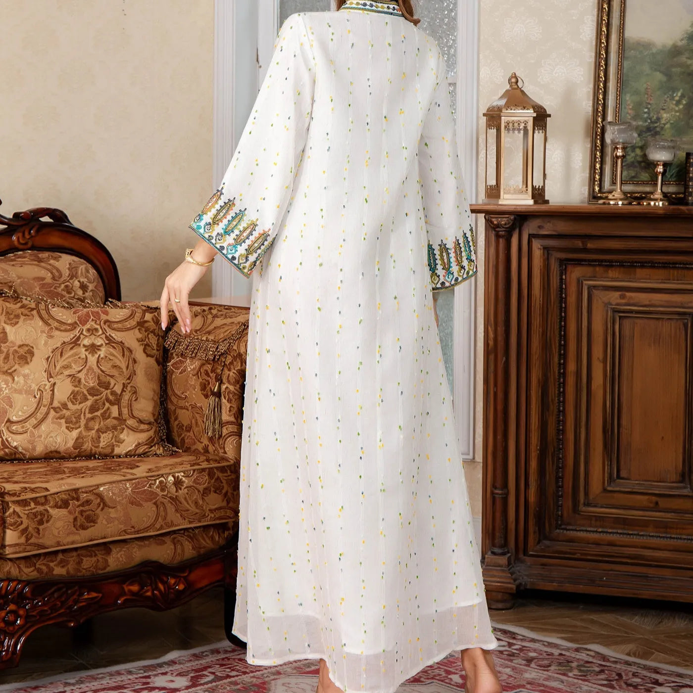 White polyester Arabic robe abaya dress with long sleeves and full-length skirt