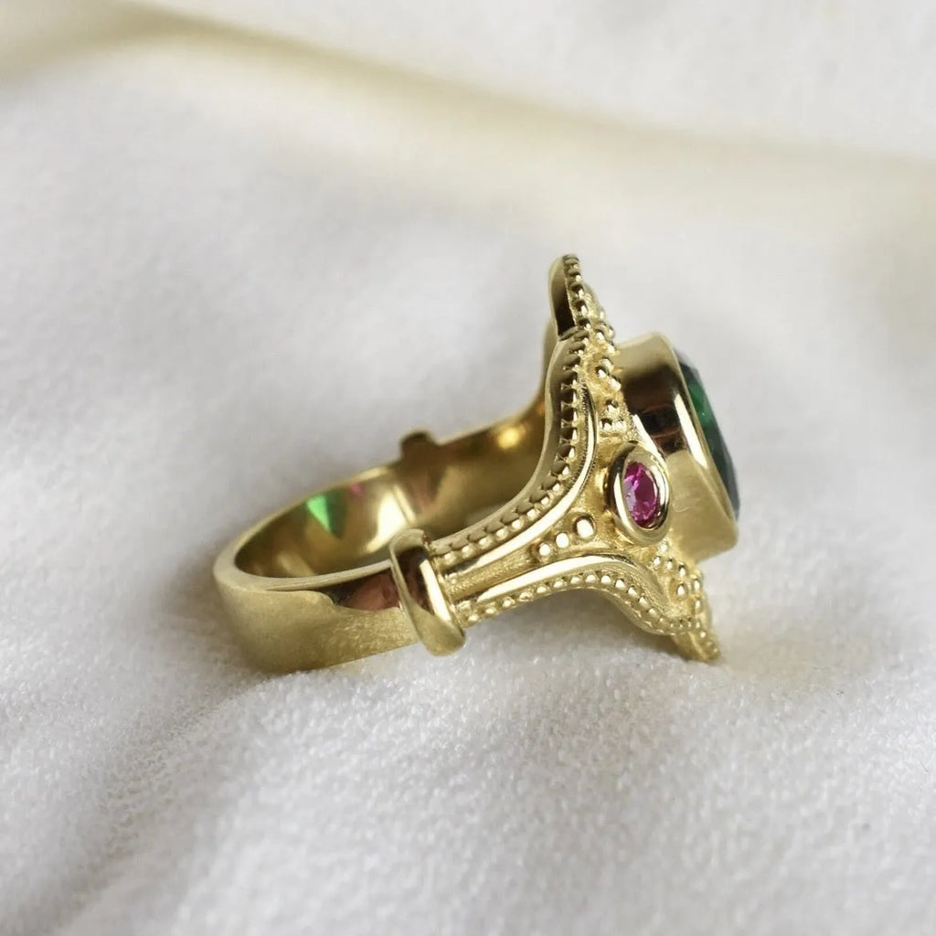 Geometric gold electroplated alloy women's ring in golden lvzuan colour with ins style design