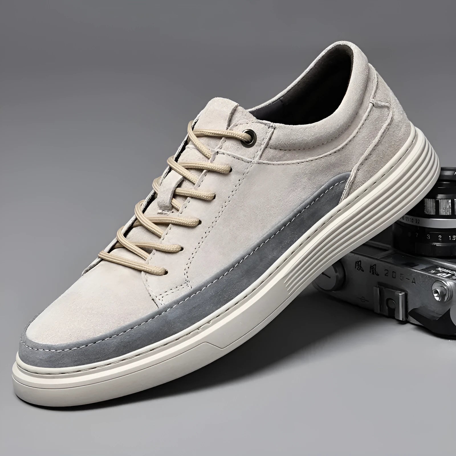 Men's grey and sand casual skate shoes with pigskin upper and rubber sole for all-season wear