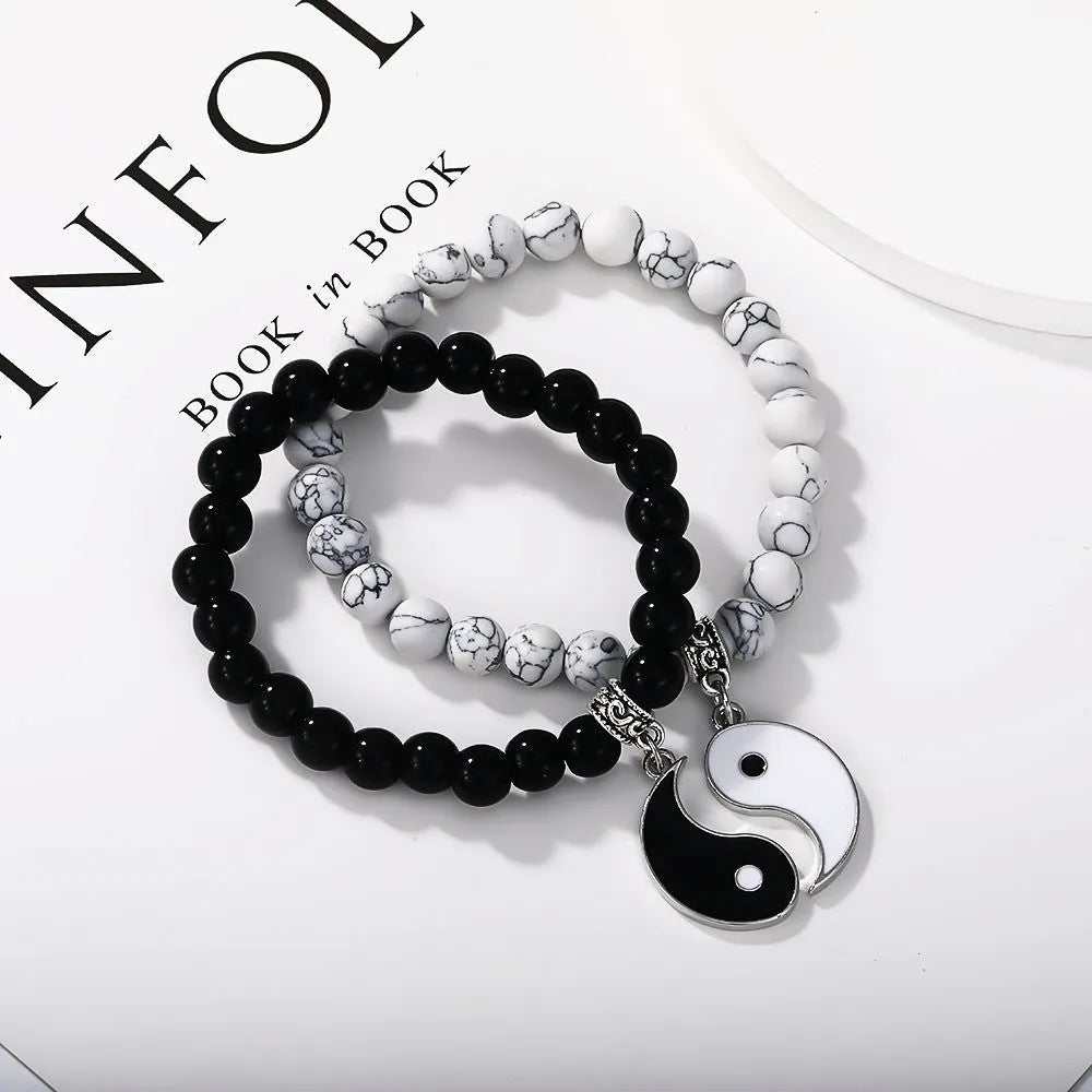 Geometric eight-diagram alloy bracelet with electroplated metallic finish