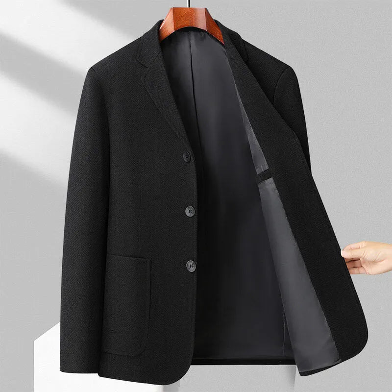Men's loose-fit solid colour polyester casual coat for spring and autumn.