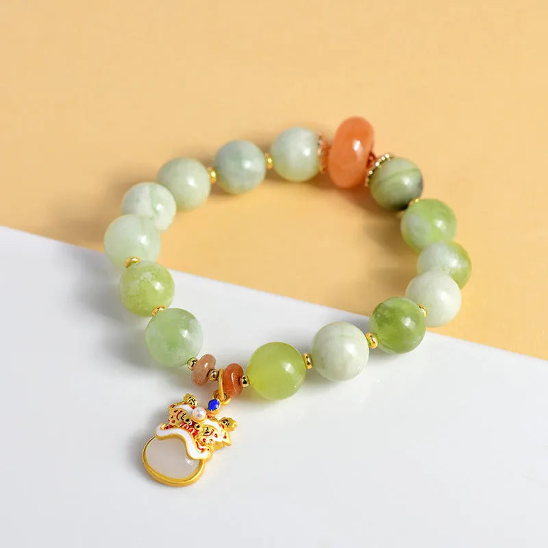 Green milk-in-water jade pendant bracelet with 10mm geometric retro pendant