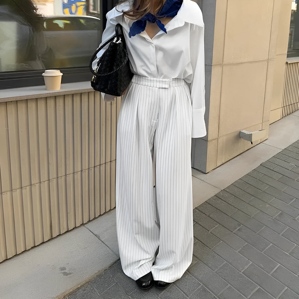 White striped wide-leg casual trousers with zipper detail shown in S/M/L sizes for commuting wear