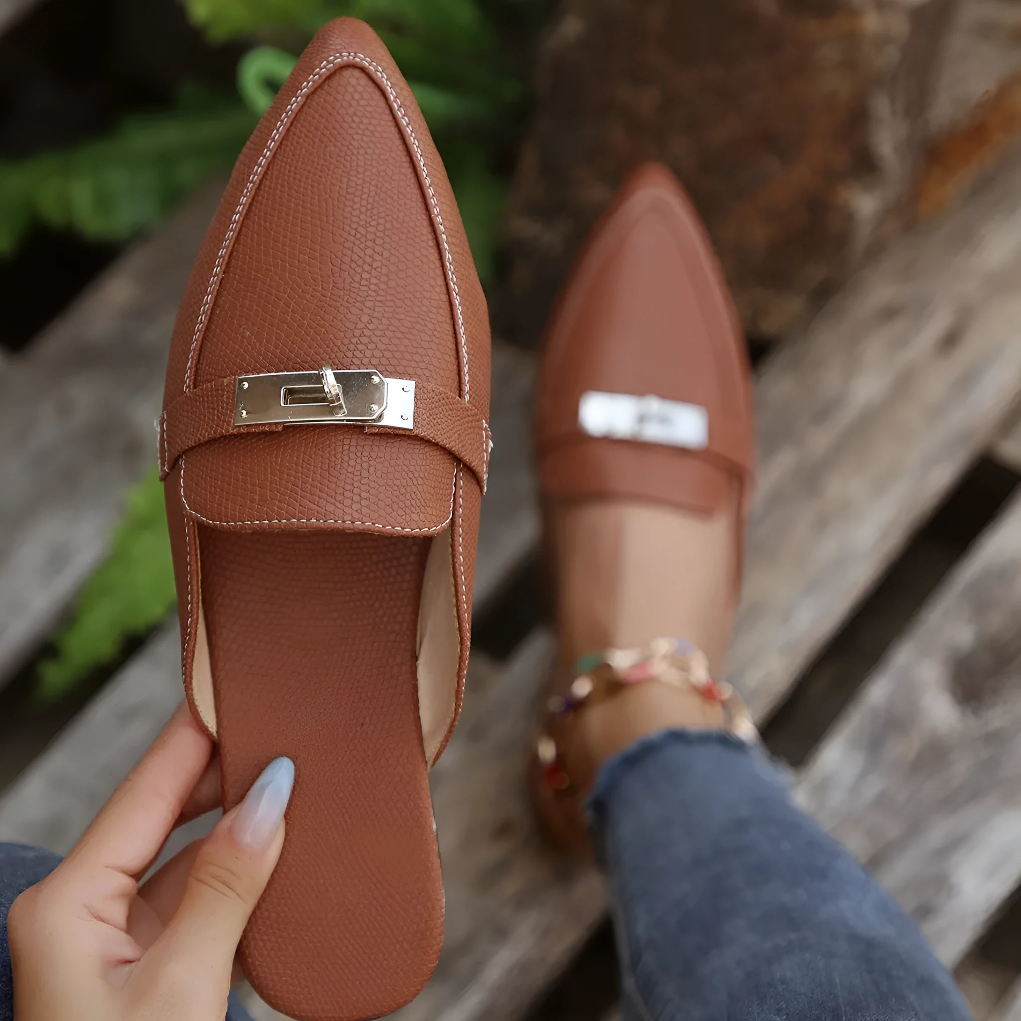 Light brown women's pointed-toe low-heel casual slippers with PU upper and rubber sole