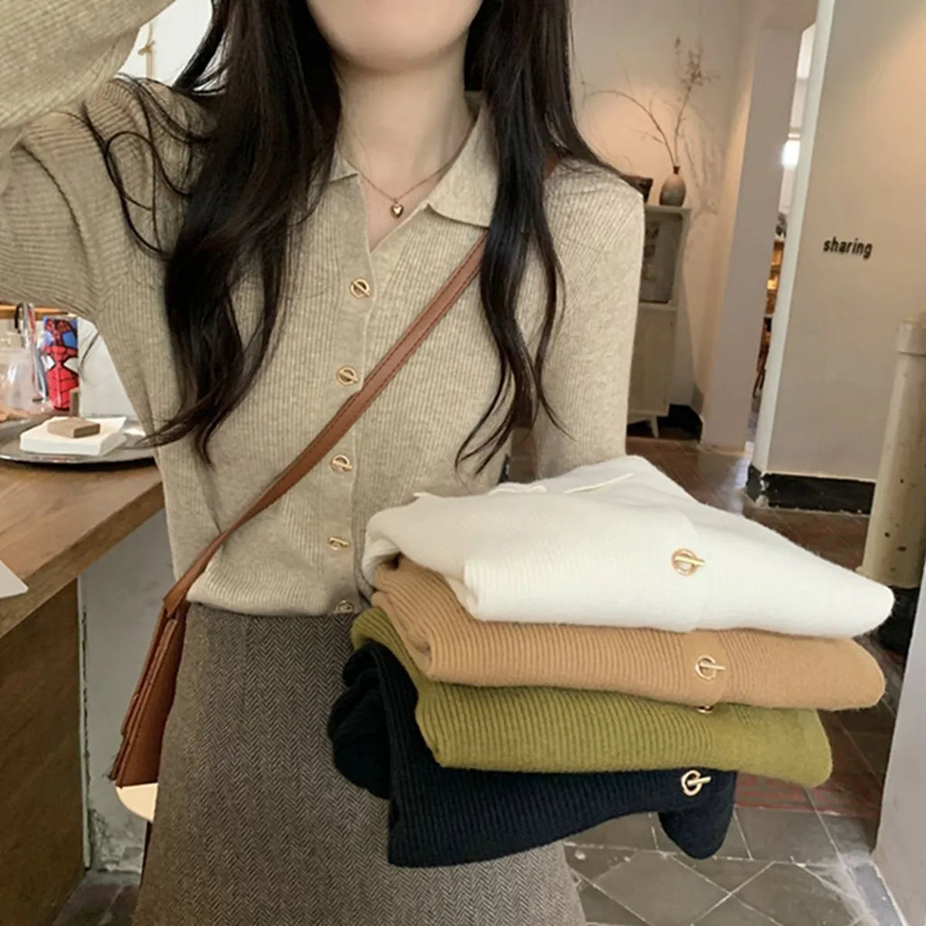 Women's loose-fit long sleeve knitted cardigan in viscose, shown in beige colour.