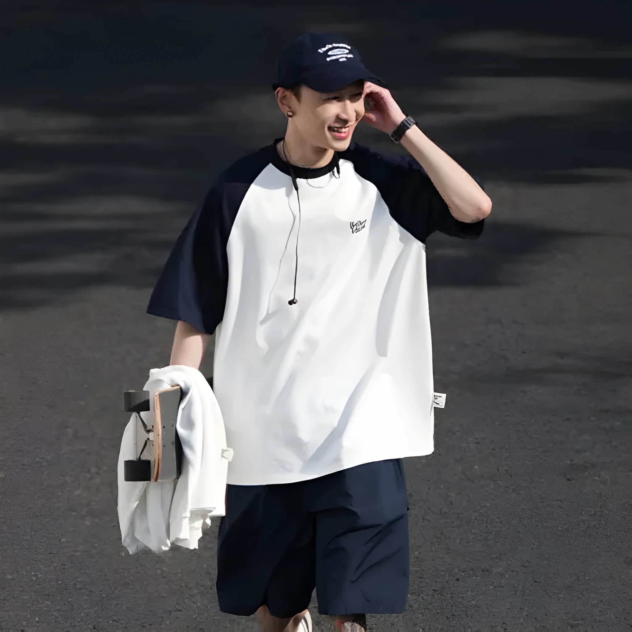 Men's blue casual raglan sleeve T-shirt with loose fit and thin fabric for layering