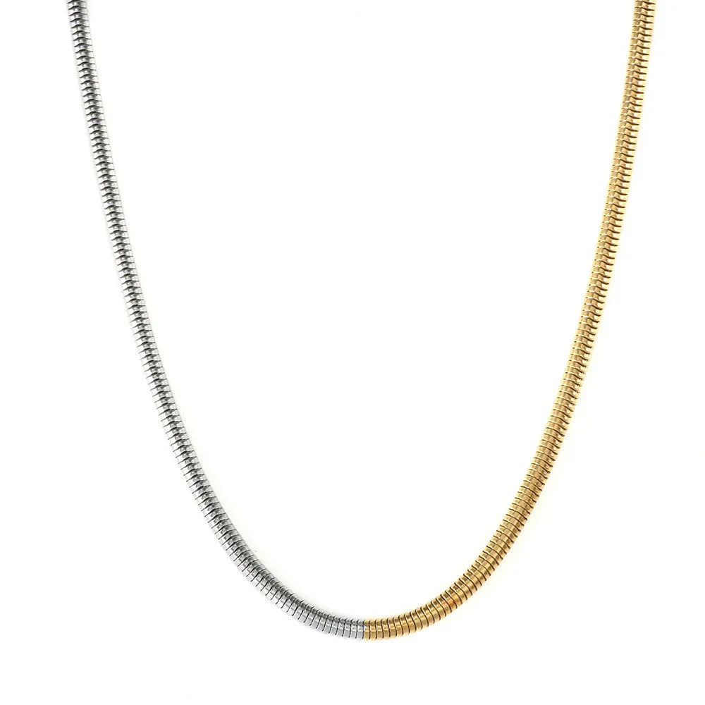 Gold-coloured stainless steel snake bones chain necklace with 3mm thickness and geometric lines