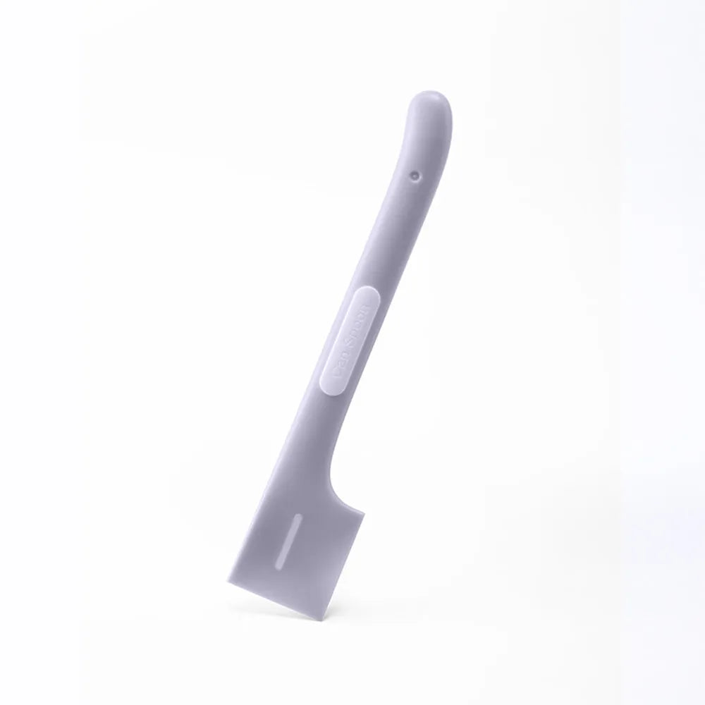 TPR long-handle pet food spoon with right-angle head for scraping canned wet food.
