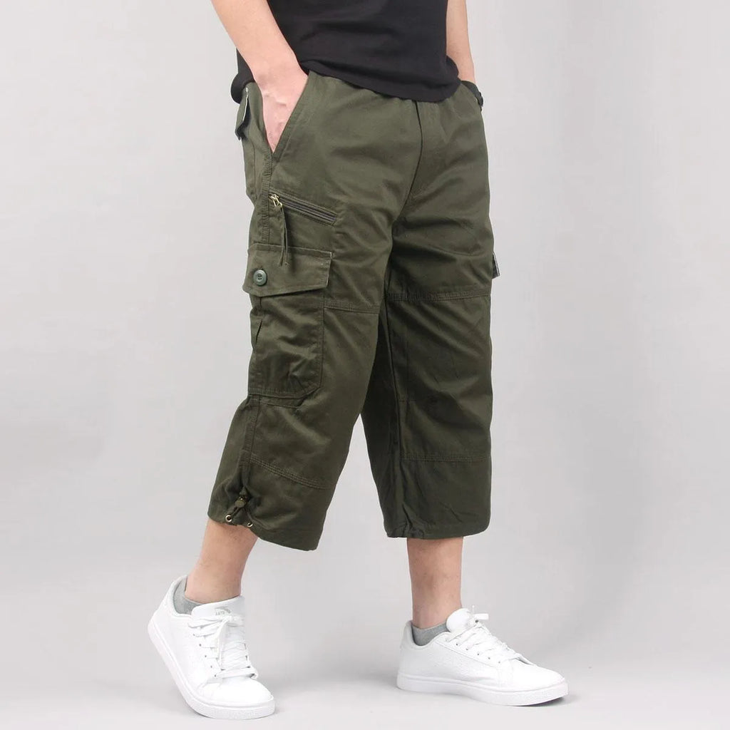 Men's cotton cropped casual pants in loose fit available in four colours