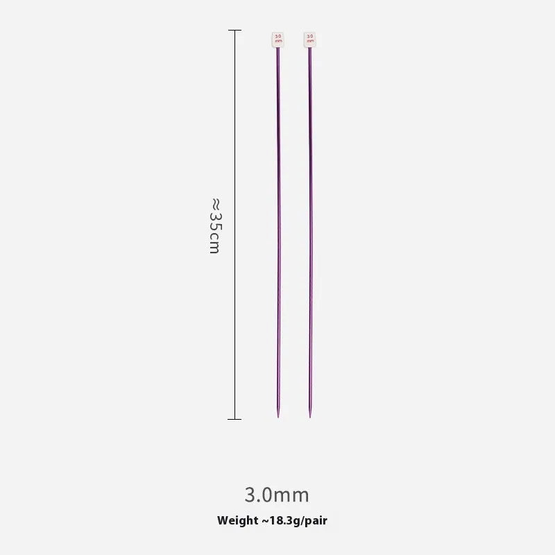 Set of aluminium crochet hooks in 14 sizes from 2.0mm to 10.0mm with protective end caps