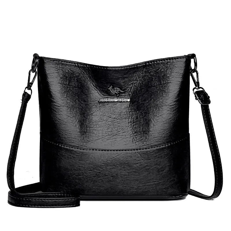 Women's large capacity soft leather shoulder bag in bucket style with sandwich pocket