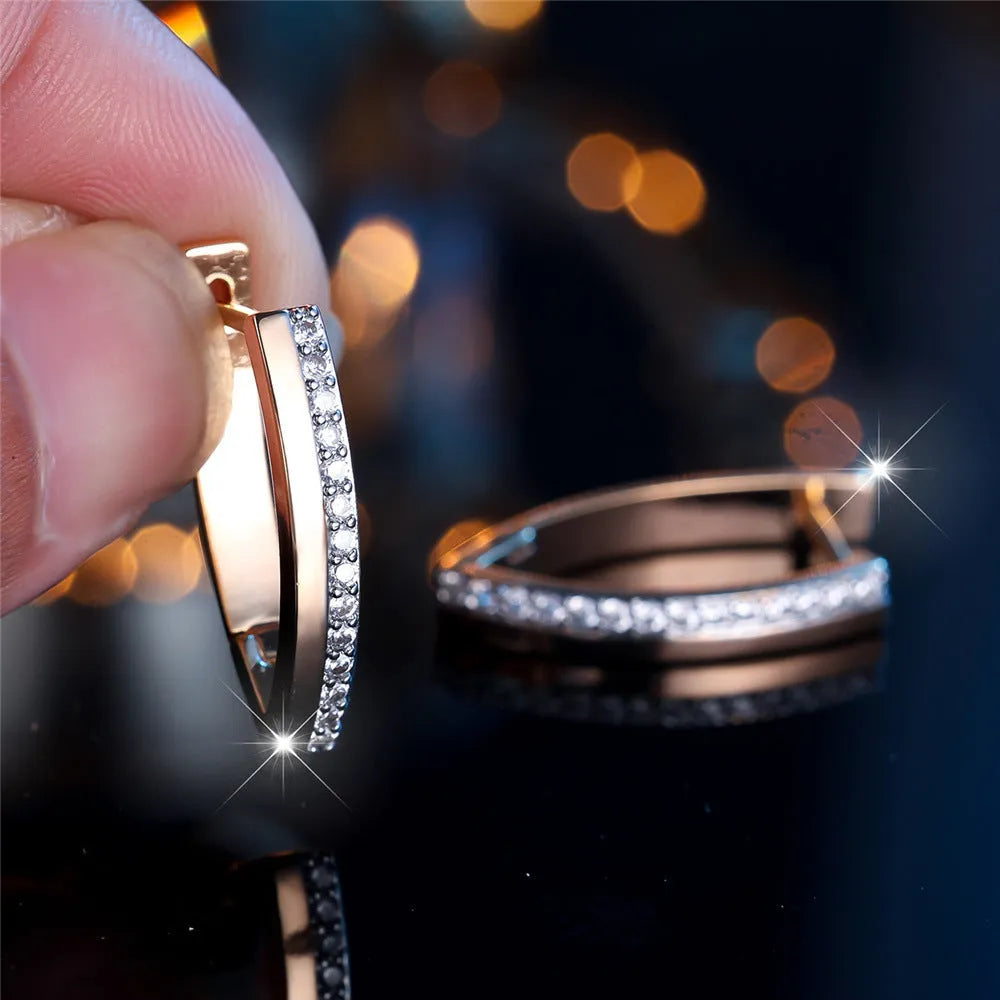 Women's V-shaped geometric ear clips with champagne gold electroplating and white diamond accents
