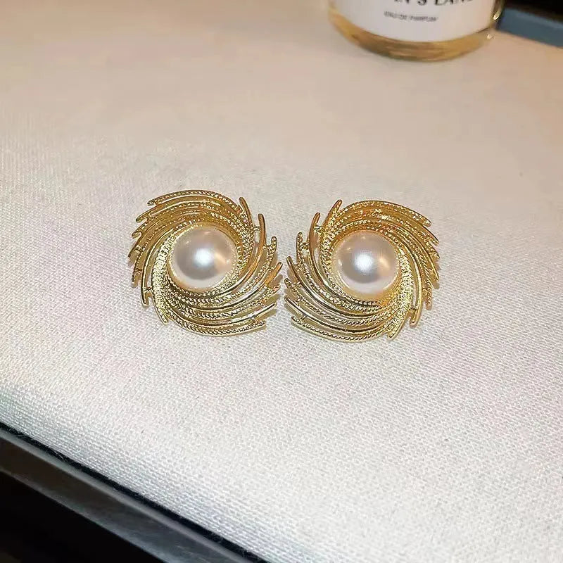 Women's vintage pearl earrings with irregular flower shape design