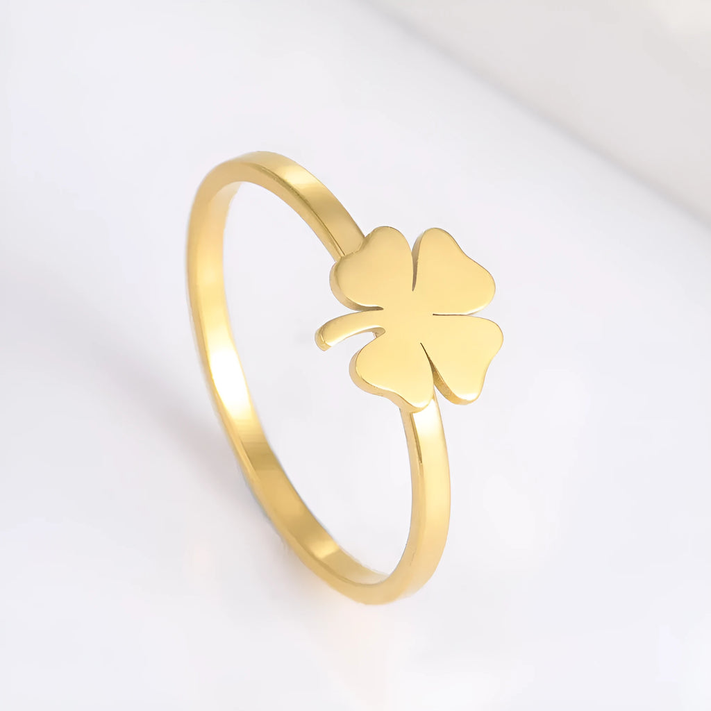 Women's stainless steel four-leaf clover ring in steel colour, flower shape with electroplating finish