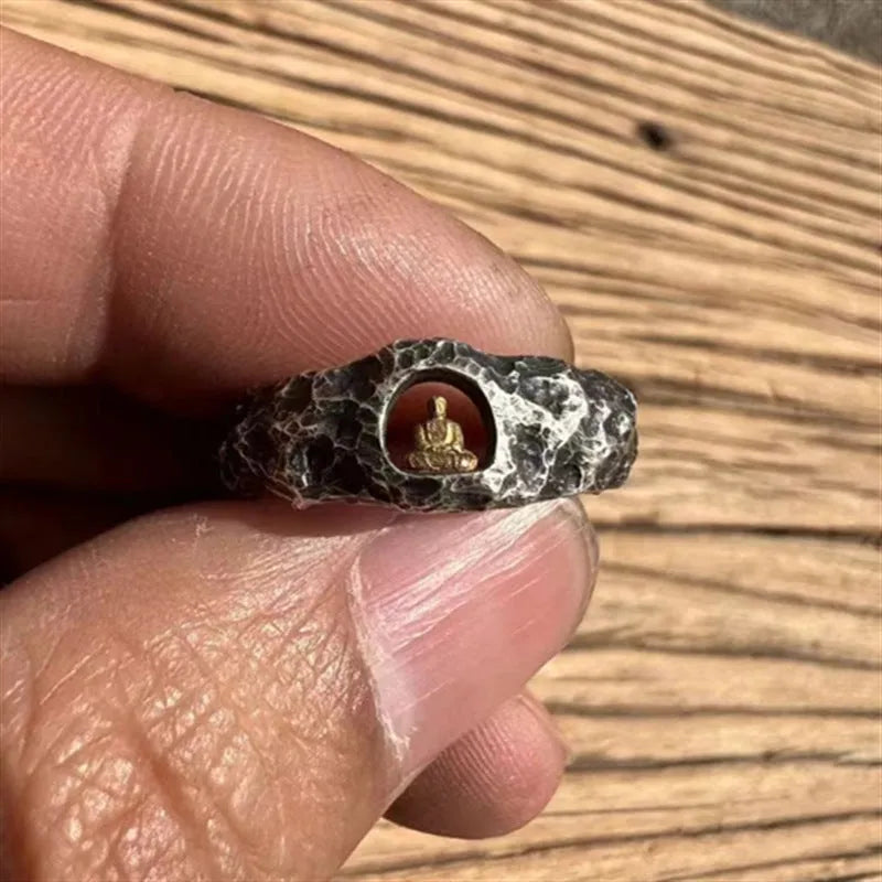 Hand-forged copper Buddha ring with grotto texture in retro style, size 8 unisex jewellery