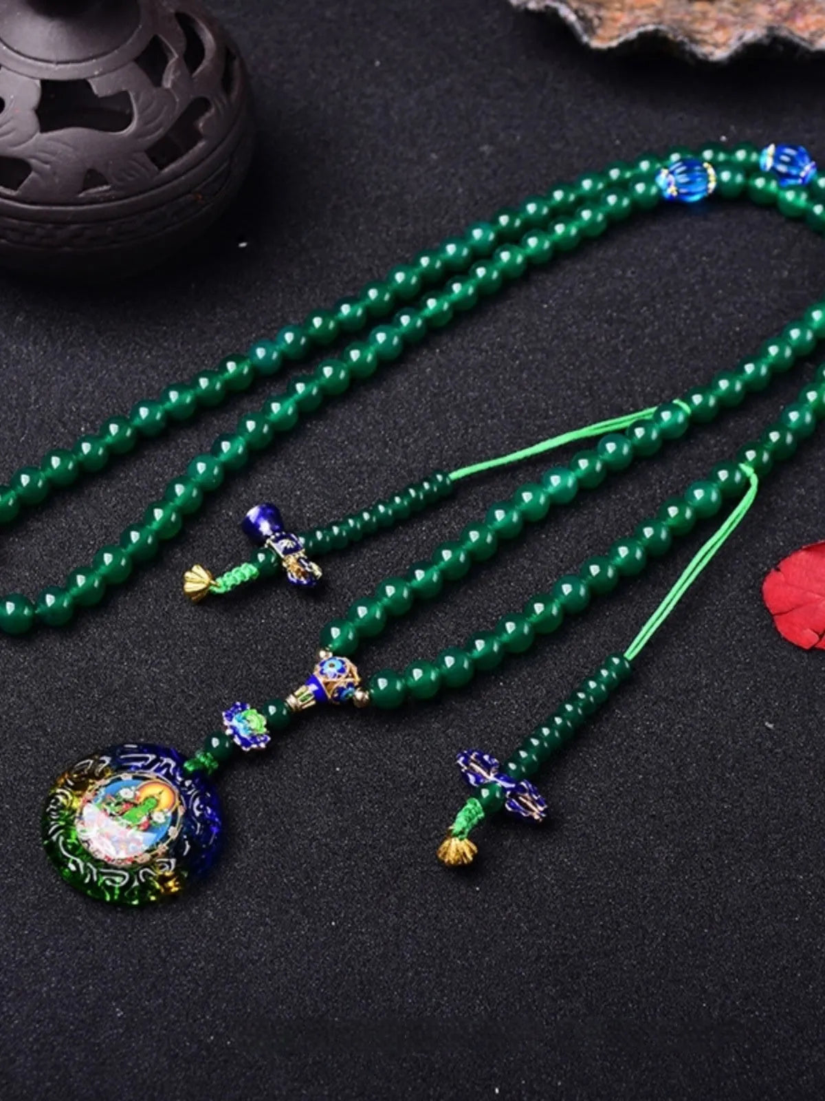 Natural green agate Buddhist bracelet with Thangka pendant and 108 beads for meditation