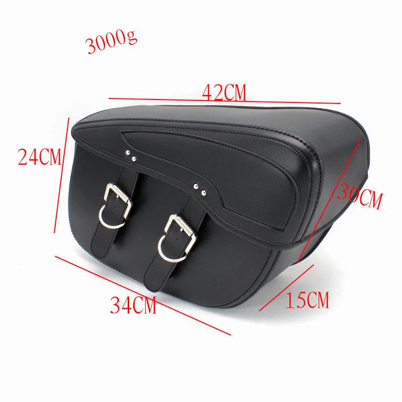 Retro wind motorcycle saddle bag in PU leather measuring 42x15x30 cm in black colour