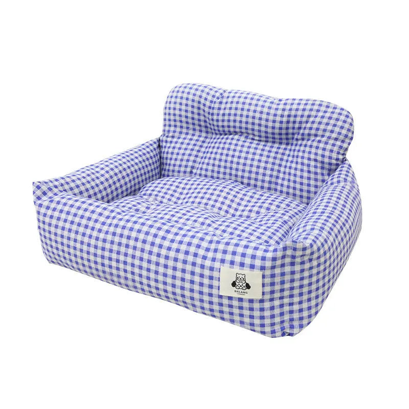 Car-mounted pet travel nest in stain-resistant cloth, showing grey and blue plaid options with size dimensions