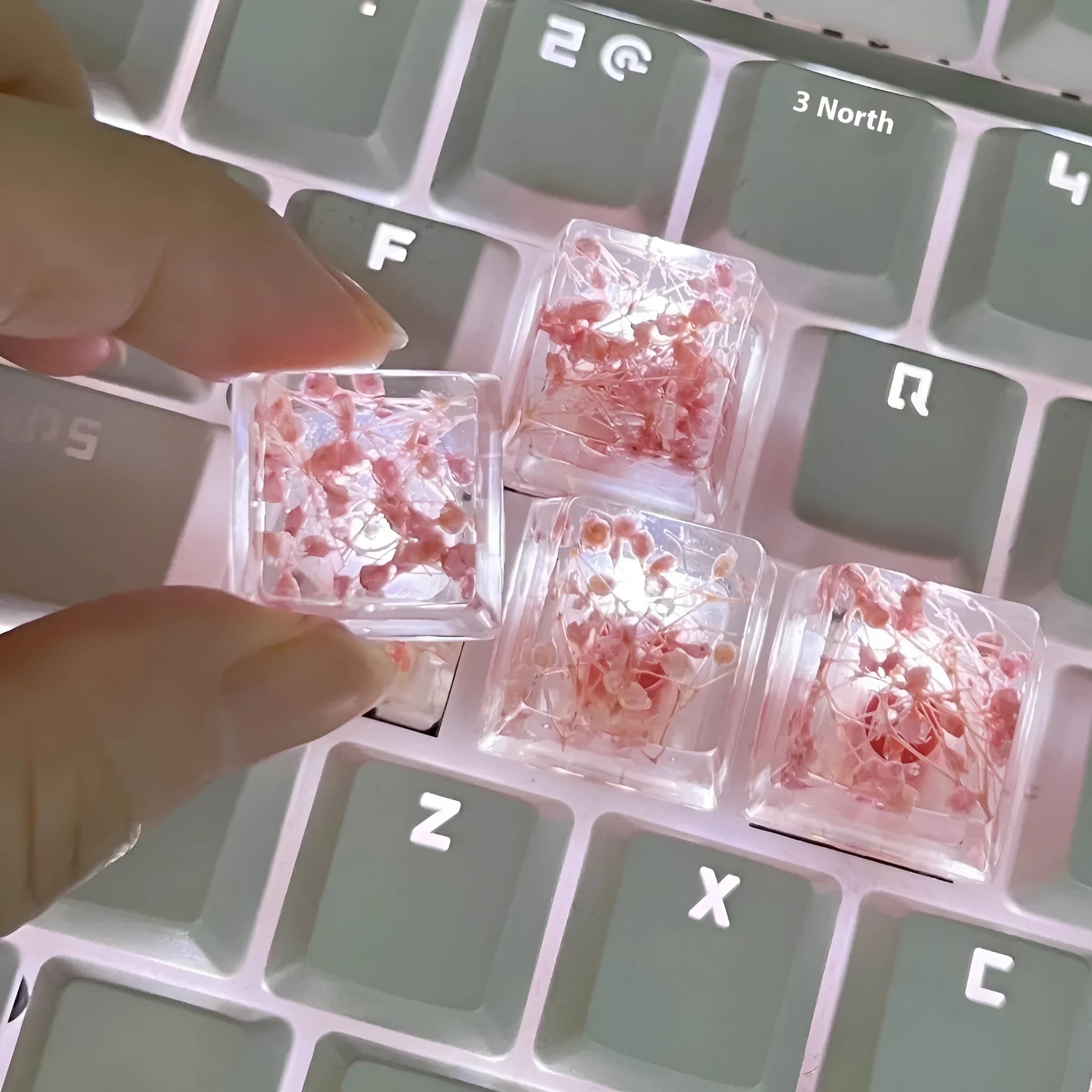 Green high-transparency resin keycap with starry sky design for mechanical keyboards