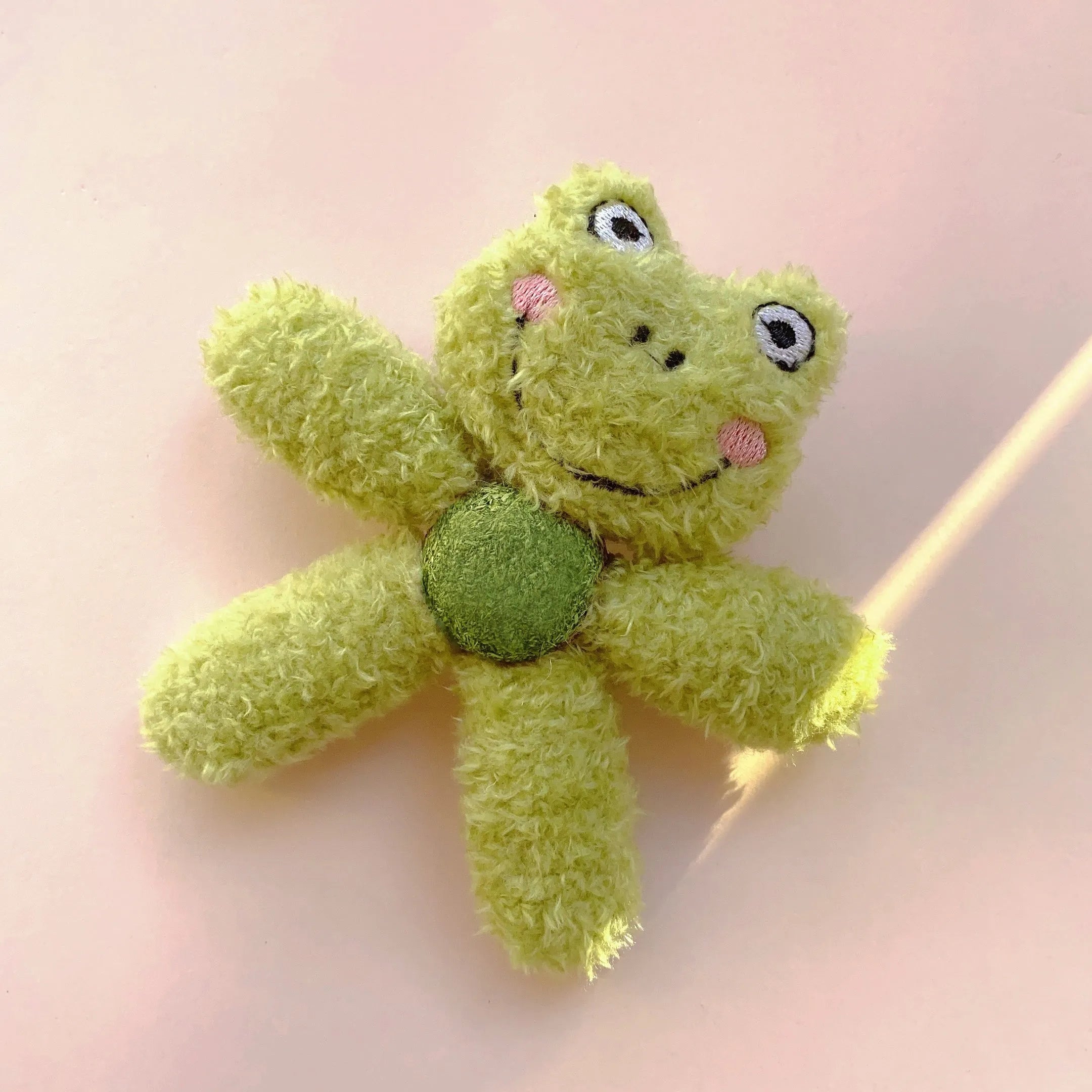 Edible catnip ball chewing toy in animal designs for indoor cat dental care