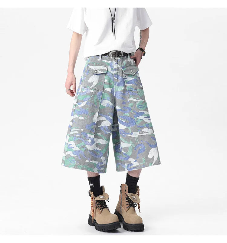 Men's camouflage cropped denim trousers with straight leg and utility pockets