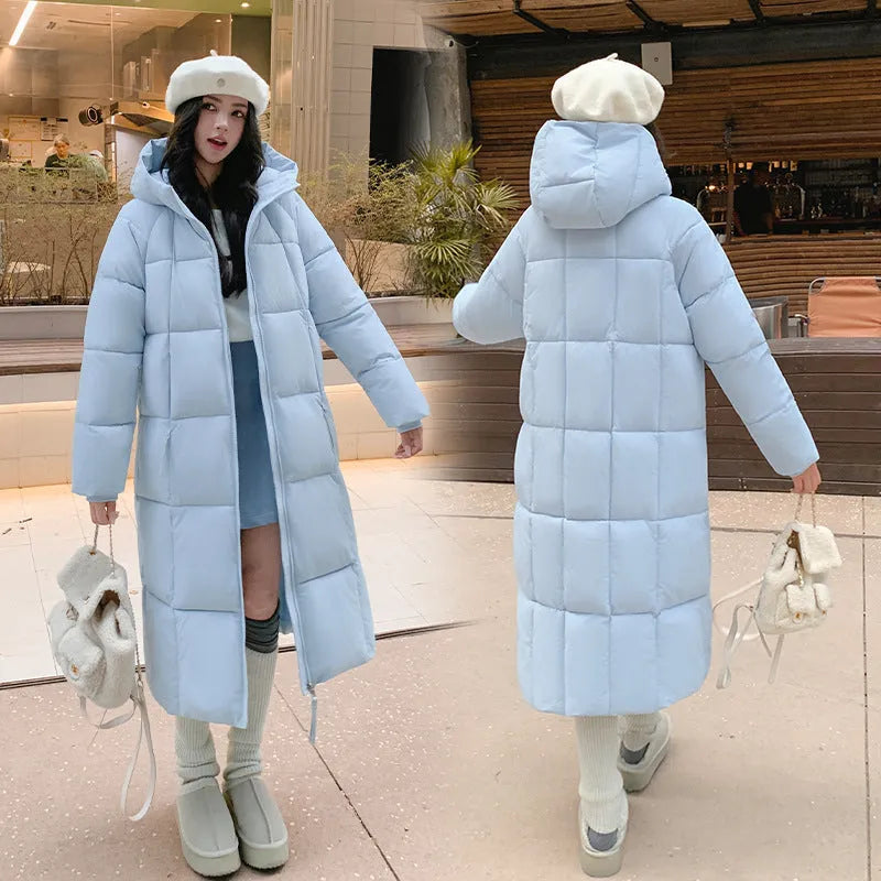 Thickened knee-length black puffer coat with long sleeves and quilted polyester padding