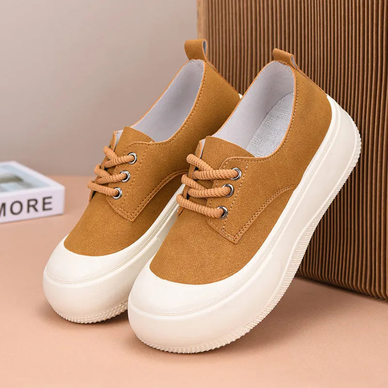 Women's suede platform loafers with 4cm sole height and round toe in camel colour