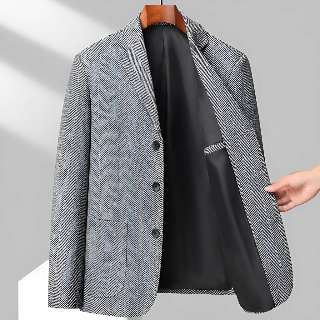 Men's loose-fit solid colour polyester casual coat for spring and autumn.