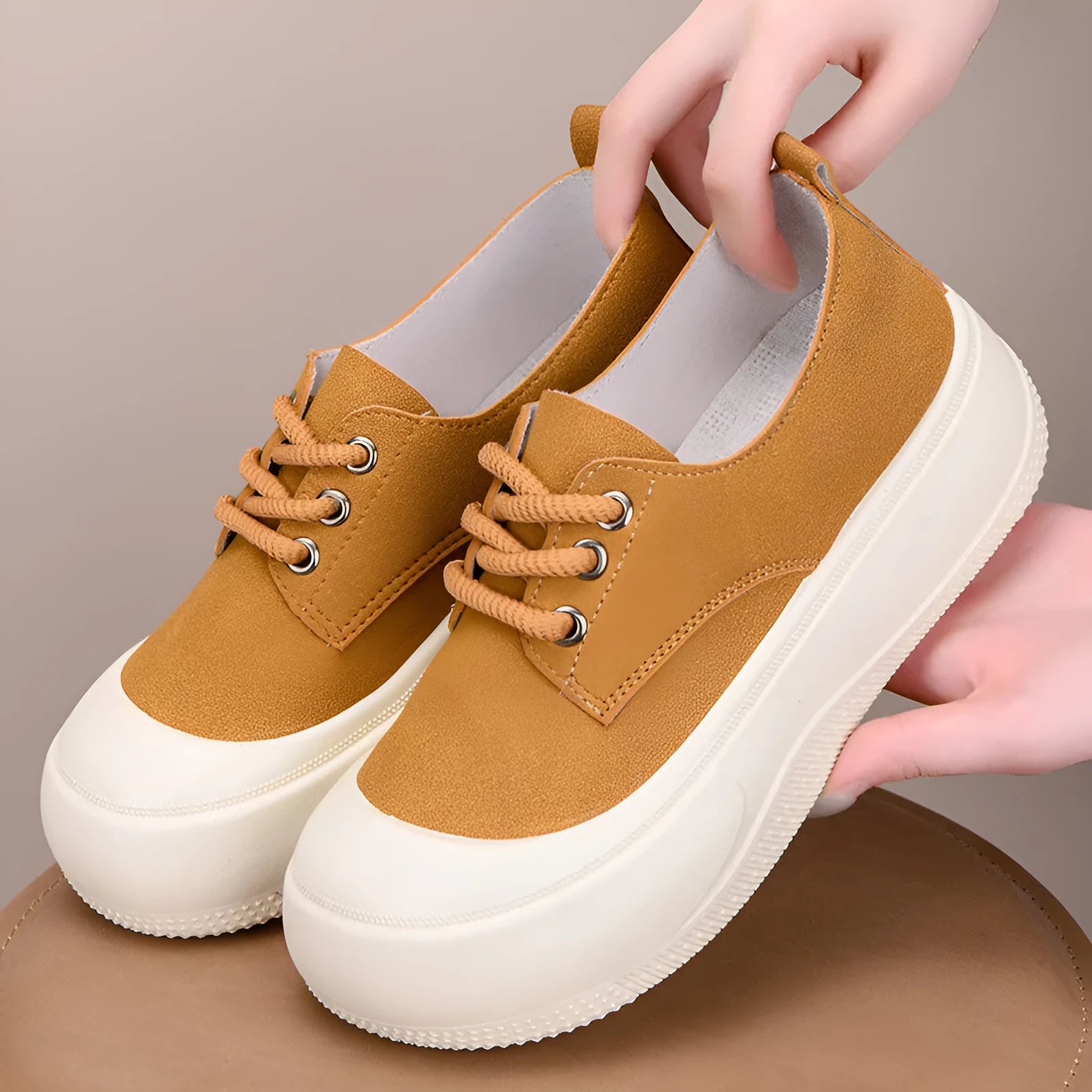 Women's suede platform loafers with 4cm sole height and round toe in camel colour