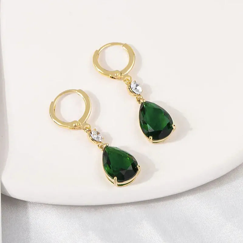 Emerald green geometric teardrop alloy earrings with contemporary jewellery design