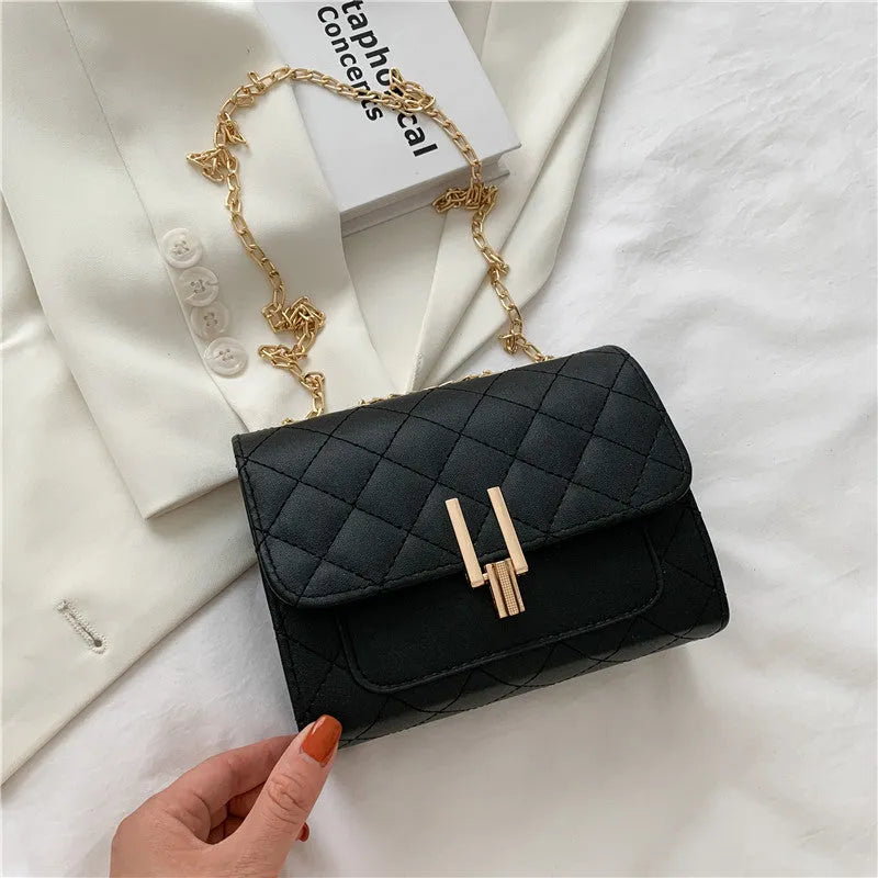 Women's diamond lattice chain crossbody bag in PU leather with adjustable strap in black, white, or green