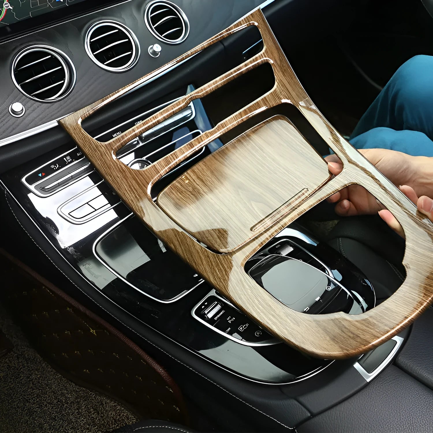 Mercedes-Benz 16-18 E-class centre control panel decoration 2-piece set in carbon fibre pattern