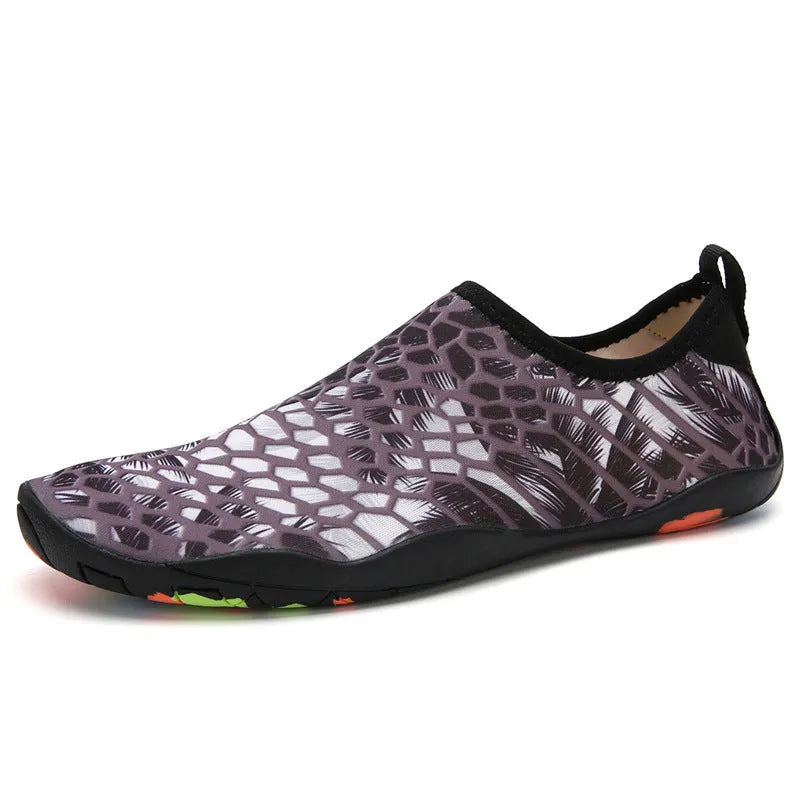 Beach wading shoes in blue with quick-dry Lycra uppers and EVA soles for water activities