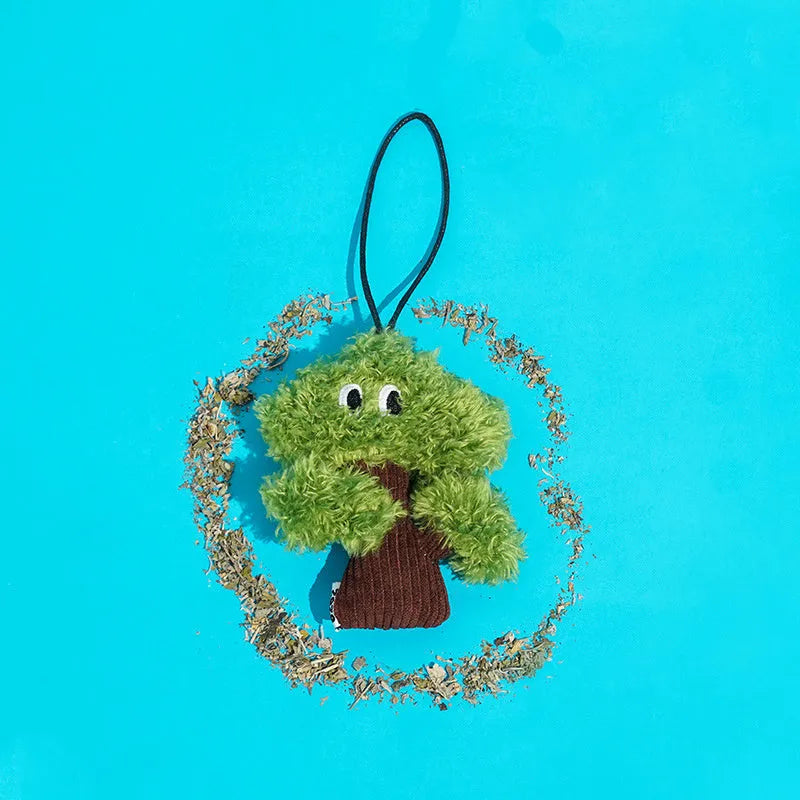 Pine tree shaped catnip toy pendant for cats in three sizes