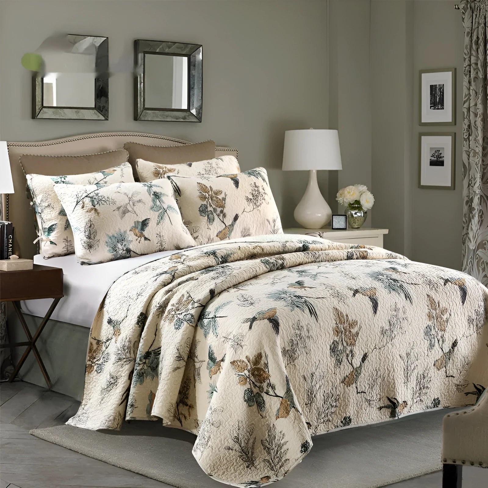 Quilted pure cotton bed cover set with pillowcases for 1.5-1.8 metre beds