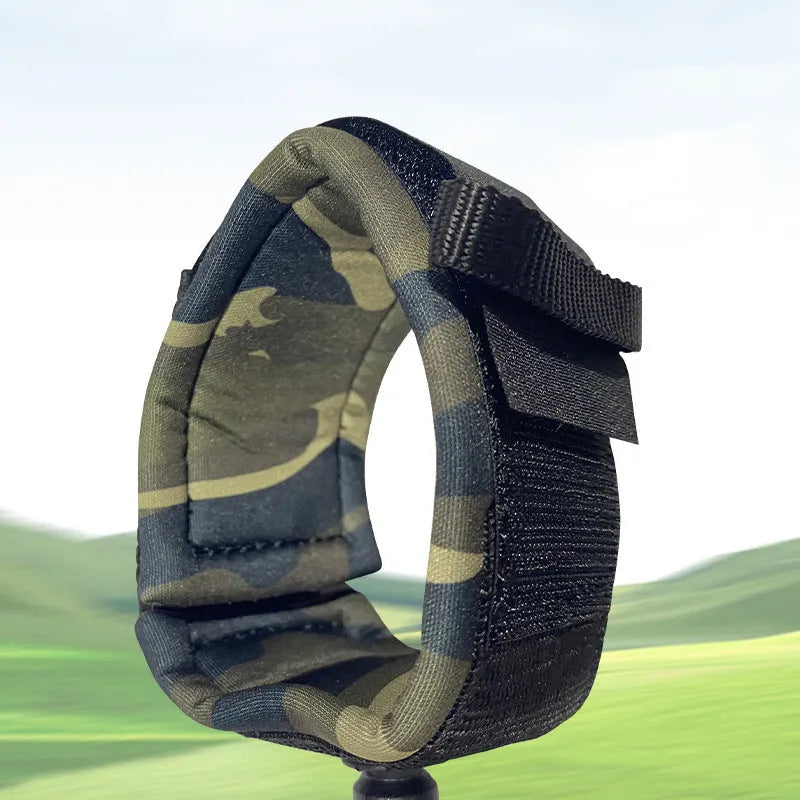 Surfboard hand holding rope showing high elasticity and marine construction for 50kg maximum tension