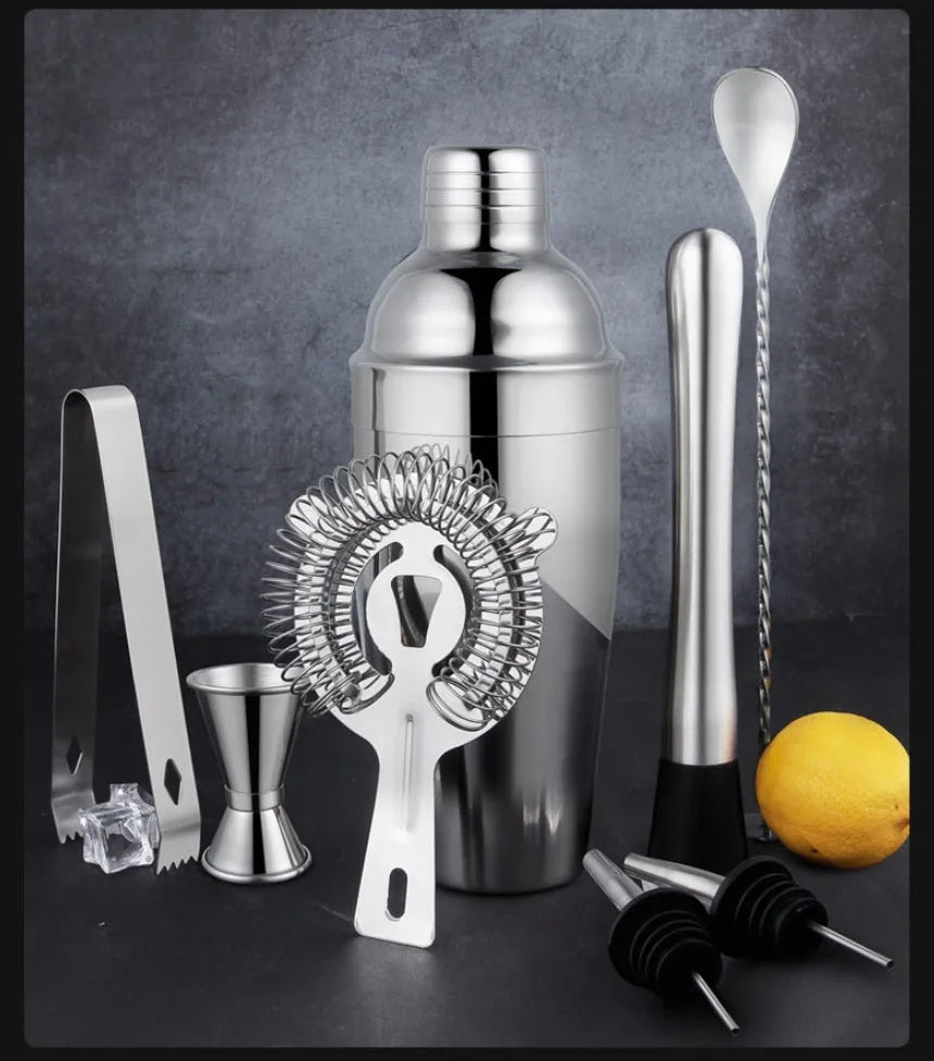 23-piece stainless steel cocktail set with European style mixing accessories