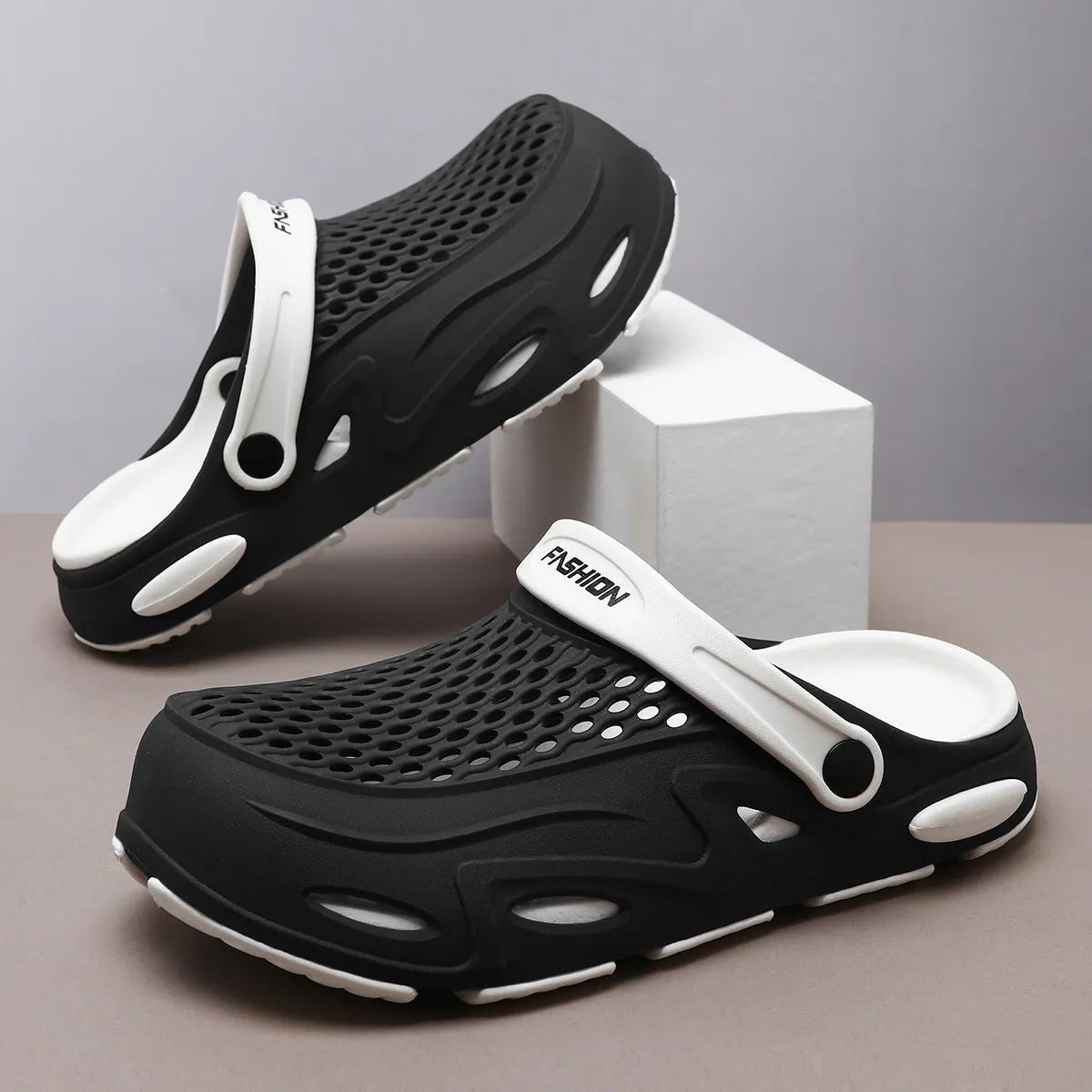Men's Summer Closed Toe Non-slip Breathable Beach Slippers EVA Integrated Molding Flat Heel 3cm Breathable Non-slip Grid Pattern Thin Round Head Toe Holder Available in Gray Navy Blue Black Sizes 38-39 to 44-45