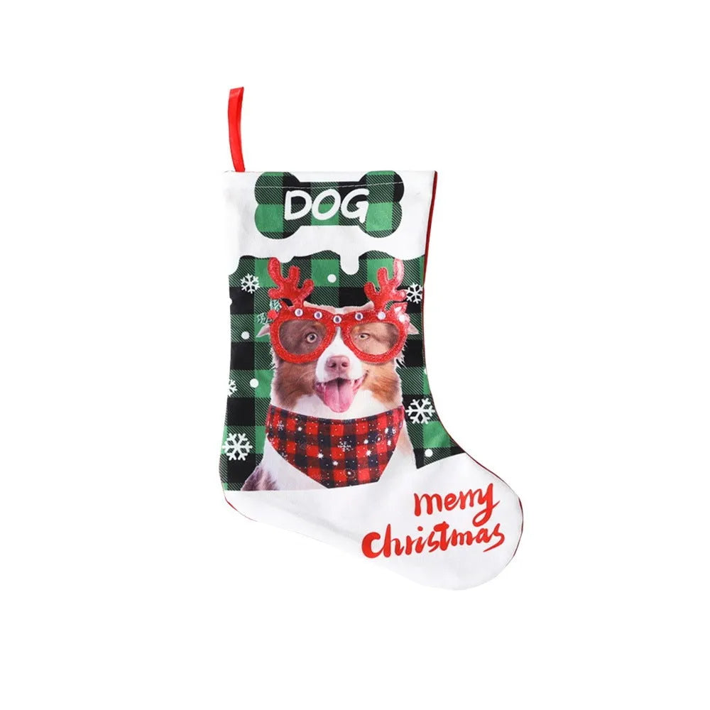 Green and black plaid cat design cloth Christmas decoration measuring 26 by 36 centimetres