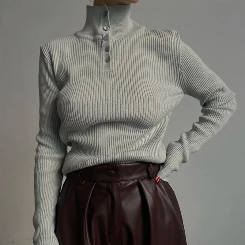 Retro breast half turtleneck pullover sweater in slim fit with single-breasted placket