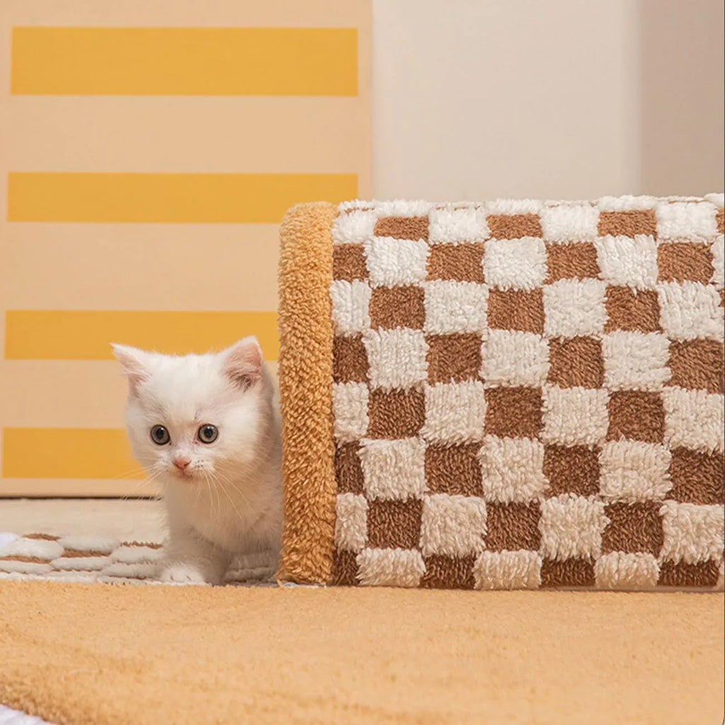 XL fan-shaped plush pet bed with integrated tunnel in coffee colour with plaid pattern