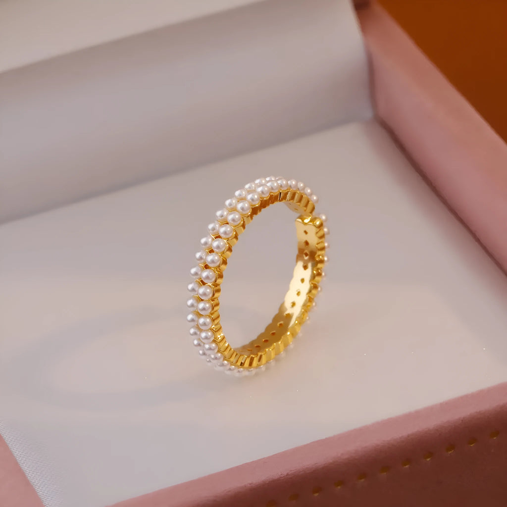 Gold open-mouth women's ring with geometric round shape and electroplated copper construction