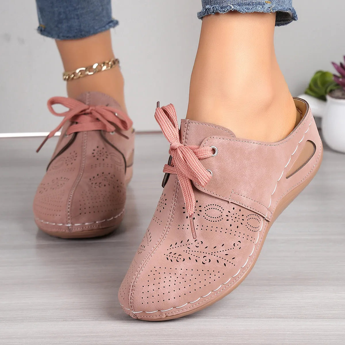 Women's lace-up wedge slippers in suede with hollow-out design and rubber sole