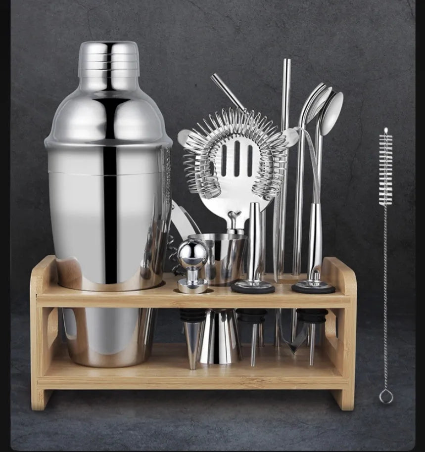 23-piece stainless steel cocktail set with European style mixing accessories