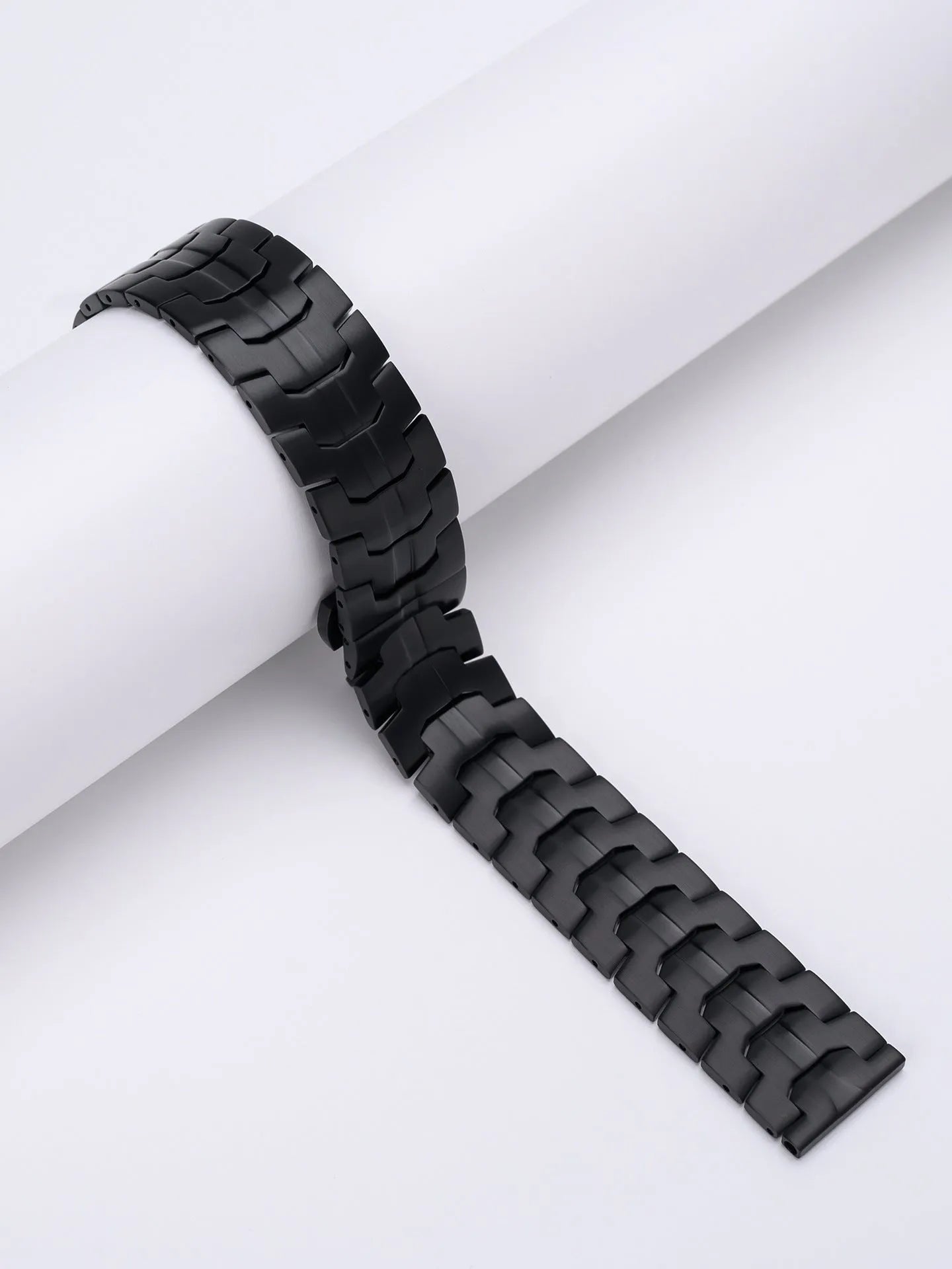 Stainless steel Samsung smartwatch replacement band in multiple metallic colours with universal 20mm and 22mm sizing