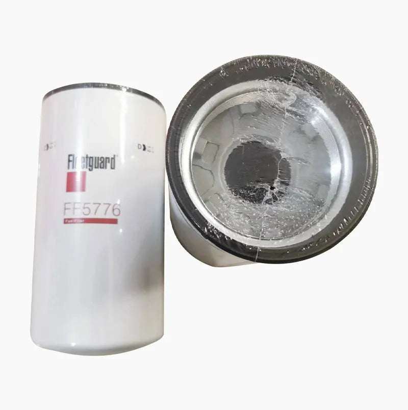 Glass fibre folding oil filter element with 32mm inlet and outlet connections.